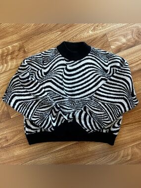 Cotton On black and white optical illusion psychedelic stripe sweater
